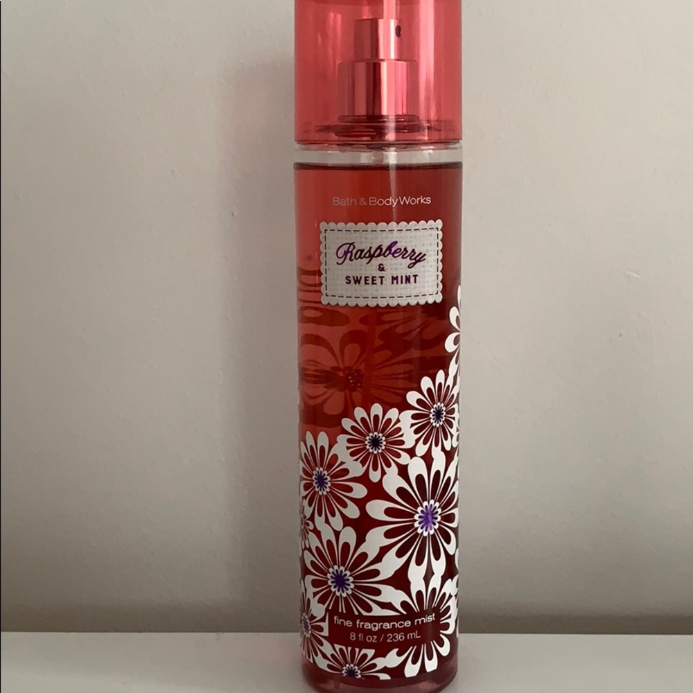 Raspberry and sweet mint spray